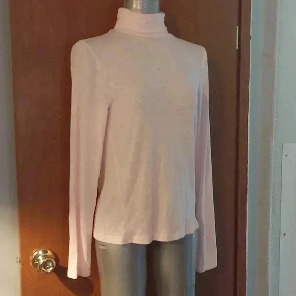 NWT Universal Thread Baby Pink Longsleeve top size large - Picture 1 of 5
